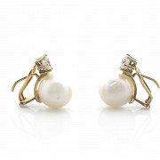 18k yellow gold earrings with cultured pearls