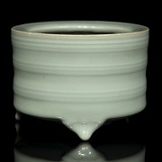 Longquan celadon tripod censer, Song dynasty or later