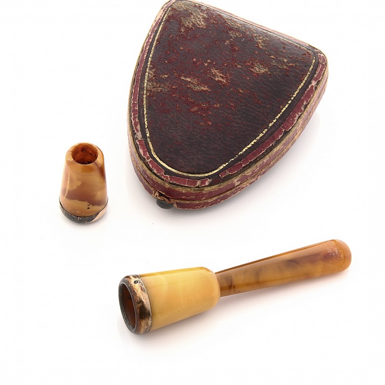 Two pipes and a mouthpiece of amber and gold, 19th century