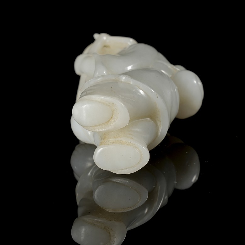 Carved jade figurine ‘Labrador’, Qing dynasty