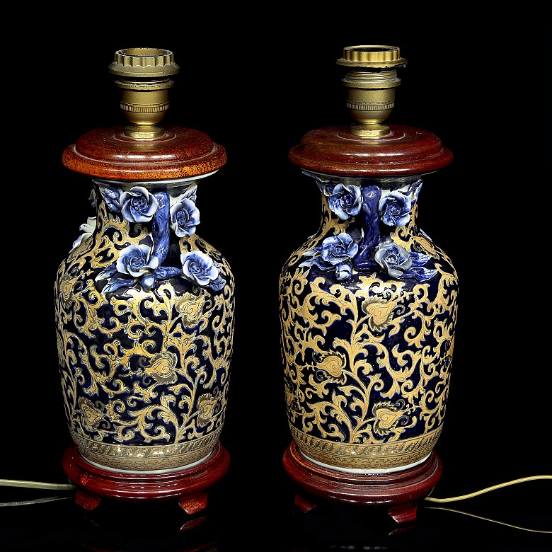 Pair of chinese porcelain lamps, 20th century