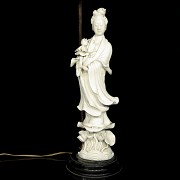 Lamp with porcelain figure 