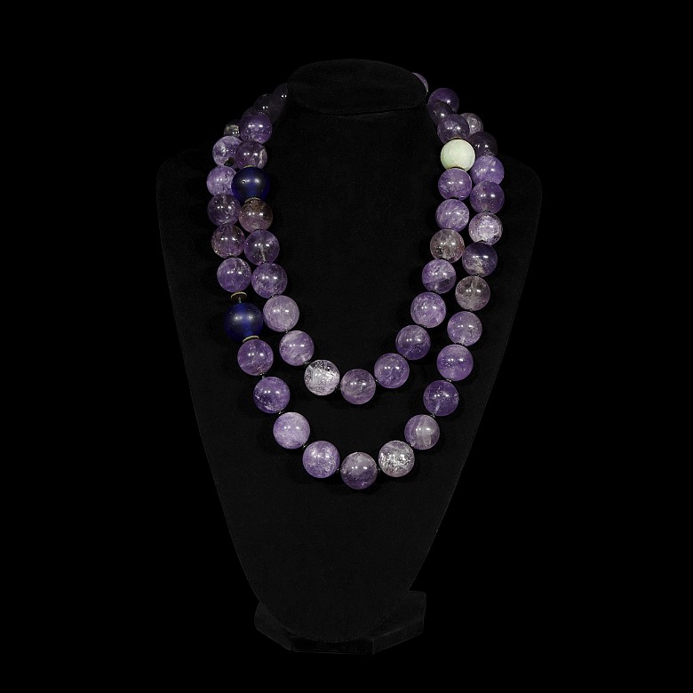 Amethyst, glass and jade bead necklace, Qing dynasty