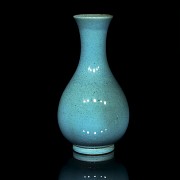 Chinese blue-green glazed vase, 20th century