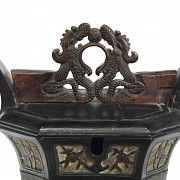 Chinese carved wooden box, 20th century