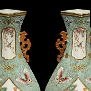 Pair of enameled vases, Qing dynasty