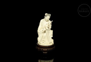 Carved ivory figure ‘Lady with a bouquet’, early 20th century