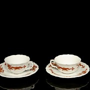 Juego de dos platos y tazas, estilo Meissen, s.XX