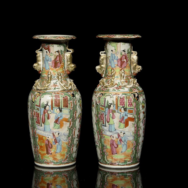 Pair of small Cantonese vases, 20th century