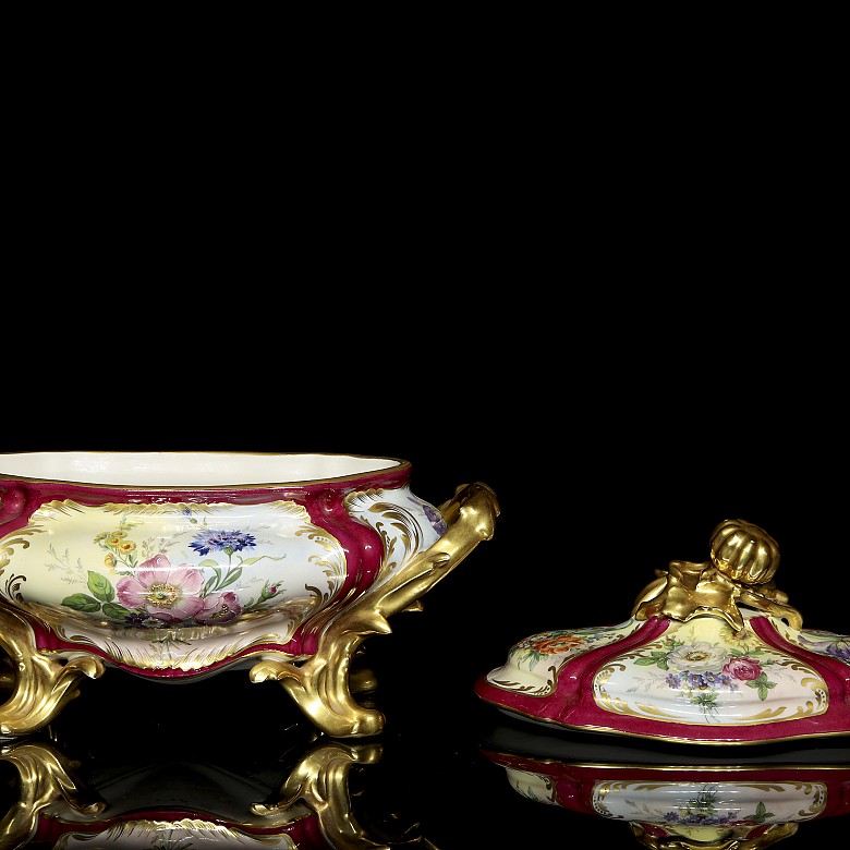 French porcelain tureen with oval dish, 20th century