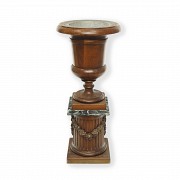 Medici goblet with wooden pedestal, 20th century