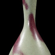 Junyao glaze-glazed ceramic vase, Song dynasty