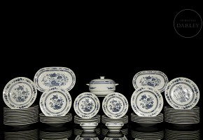 Porcelain tableware with floral decoration, 20th century