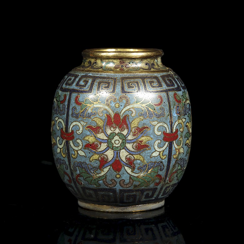 Small cloisonné enamel vessel, Qing dynasty