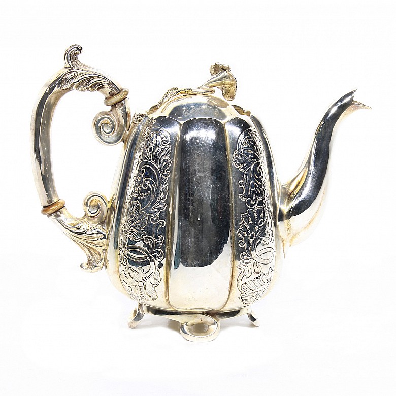 Dutch silver teapot, law 833.