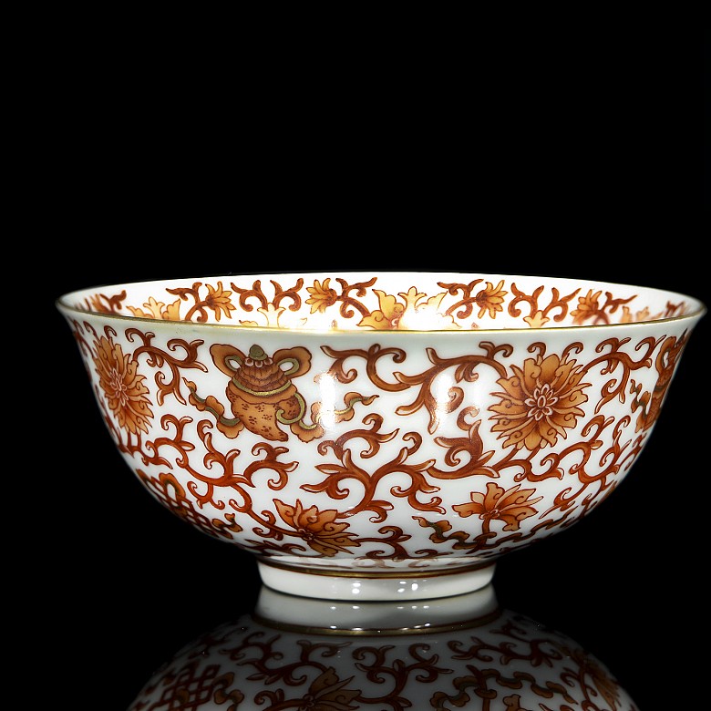 A chinese iron-red bowl, Daoguang marked