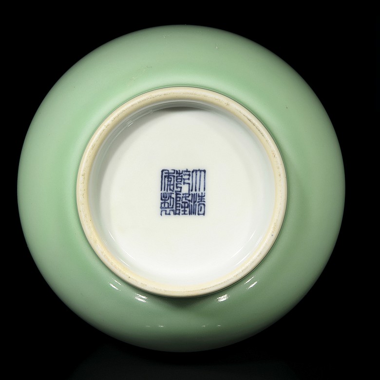 Green glazed porcelain vase, 20th century