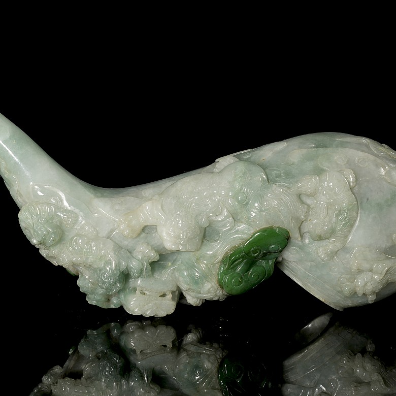 'Leonis and ruyi' jadeite pipe, Qing dynasty