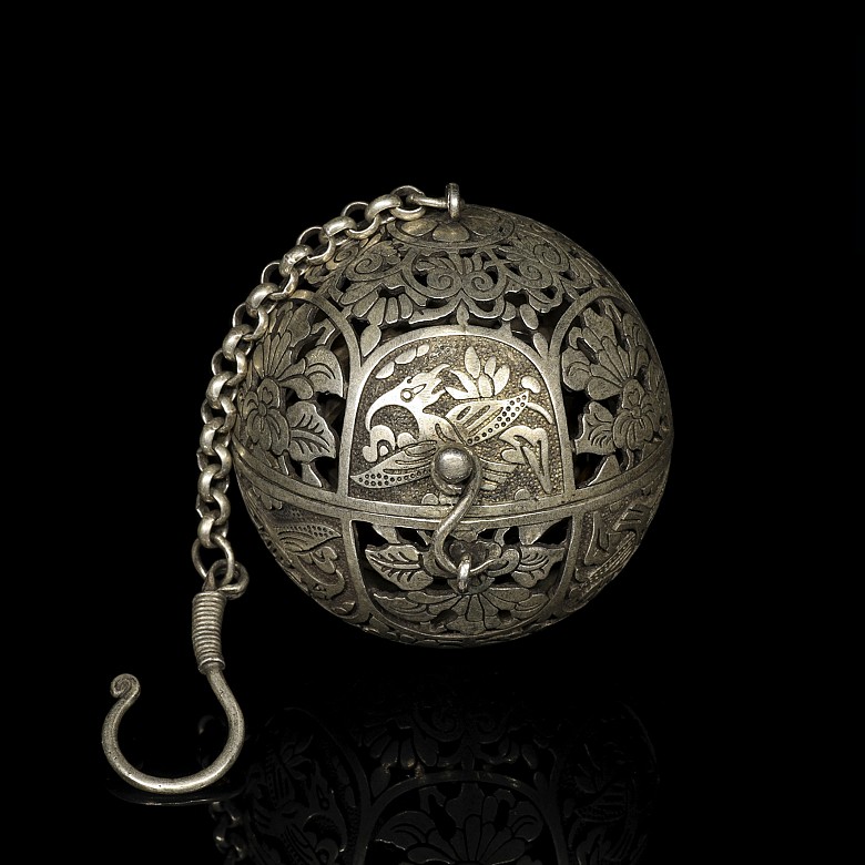 Silver openwork pendant, Tang dynasty