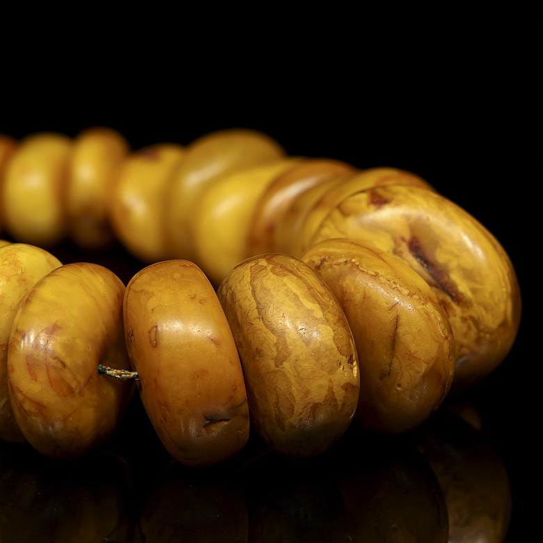 Amber bead necklace, Tibet, Qing dynasty