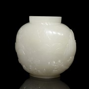 White jade snuff bottle, Qing dynasty