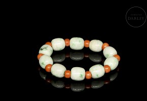 Jadeite and coloured bead bracelet, Qing dynasty