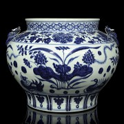 Vase with handles, blue and white, Yuan style