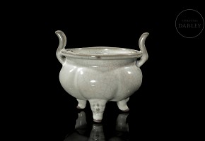 Yuan-style ‘Guan’ glazed ceramic censer