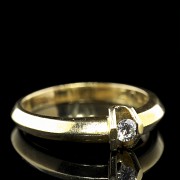 Anillo de oro amarillo 18 k con brillante