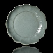 Plato de cerámica vidriada celadón 