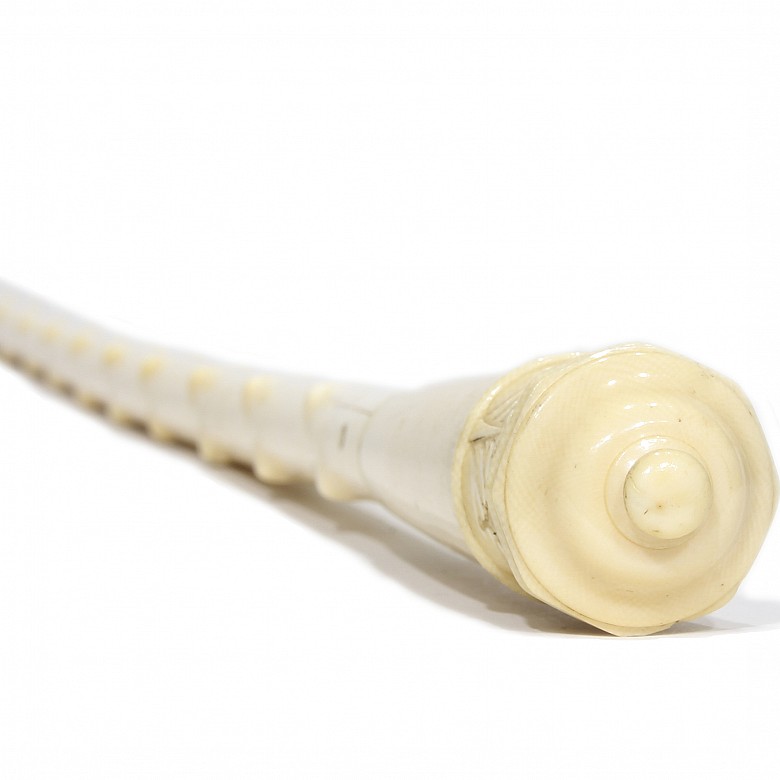 Ivory cane, Europe, ca. 1880.