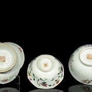 Lot with three enameled porcelain bowls, 19th - 20th century