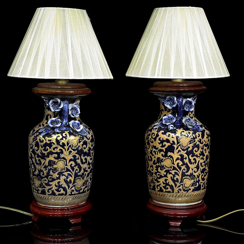 Pair of chinese porcelain lamps, 20th century