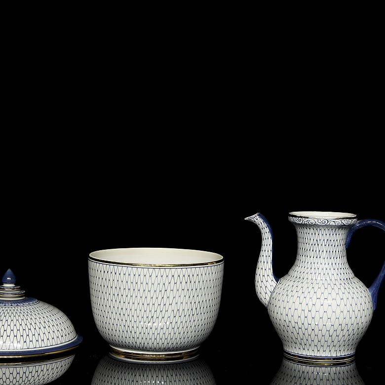 Conjunto de tetera y recipiente de porcelana, s.XX - 1