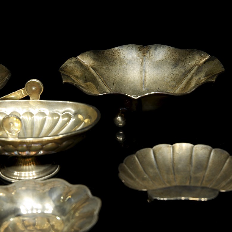 Twelve silver objects, 20th century