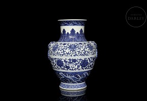 Blue and white ‘Hu’ porcelain vase, with Qianlong seal