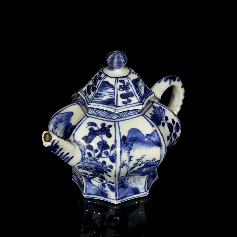 Chinese blue and white porcelain teapot “Landscapes”, Qing dynasty