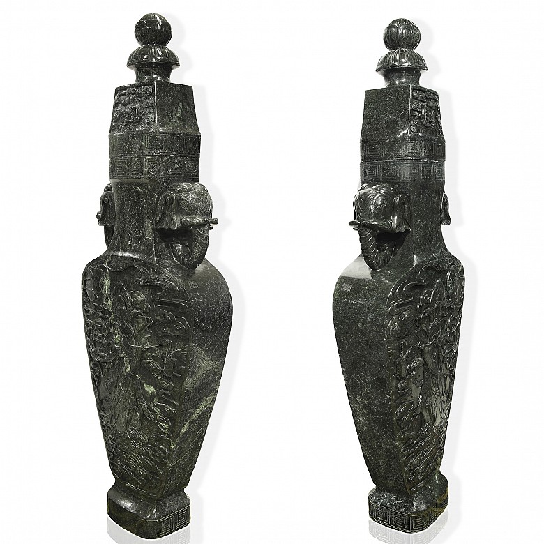 Pair of large vases with Chinese ladies, 20th century