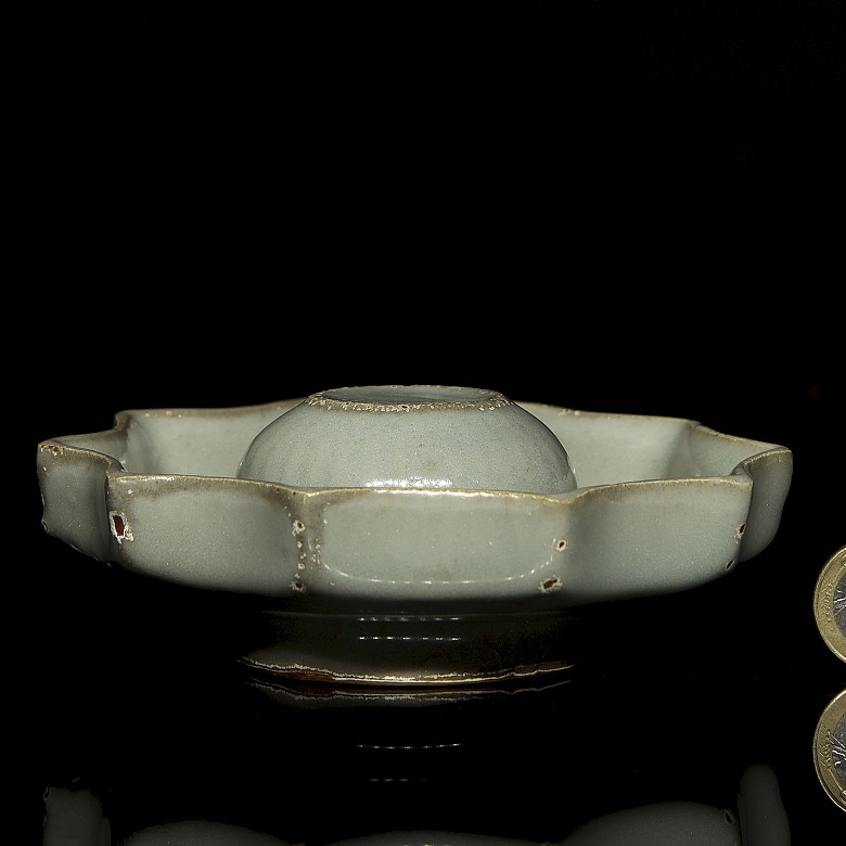 Small celadon ceramic vessel, Song style - 7