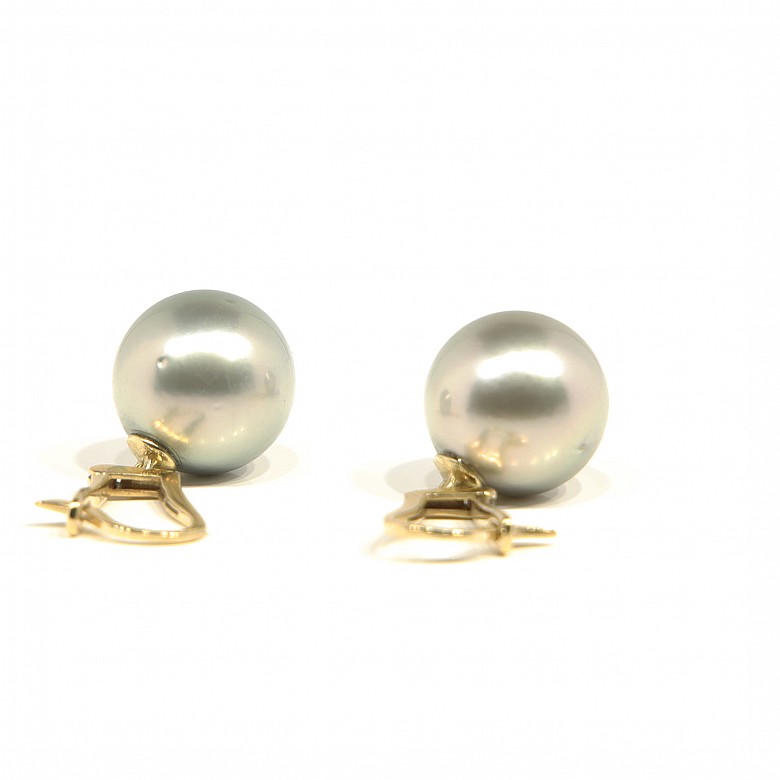 Tahitian pearl earrings