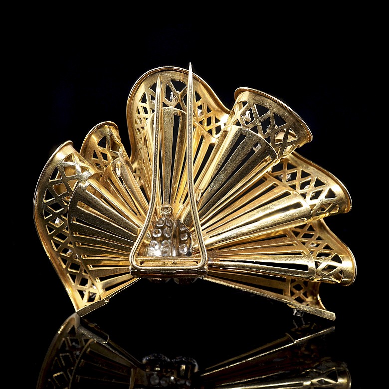 Brooch 18 kt yellow gold with diamonds, 20th century