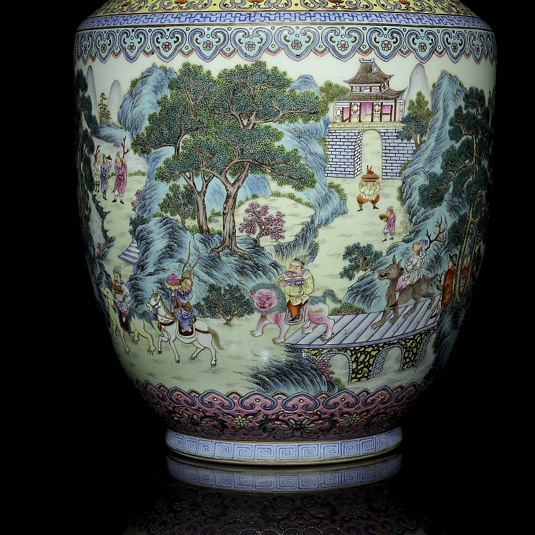 Large porcelain vase, pink family, 20th century