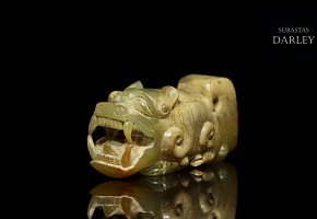 Bestia mítica de jade tallado, dinastía Zhou oriental