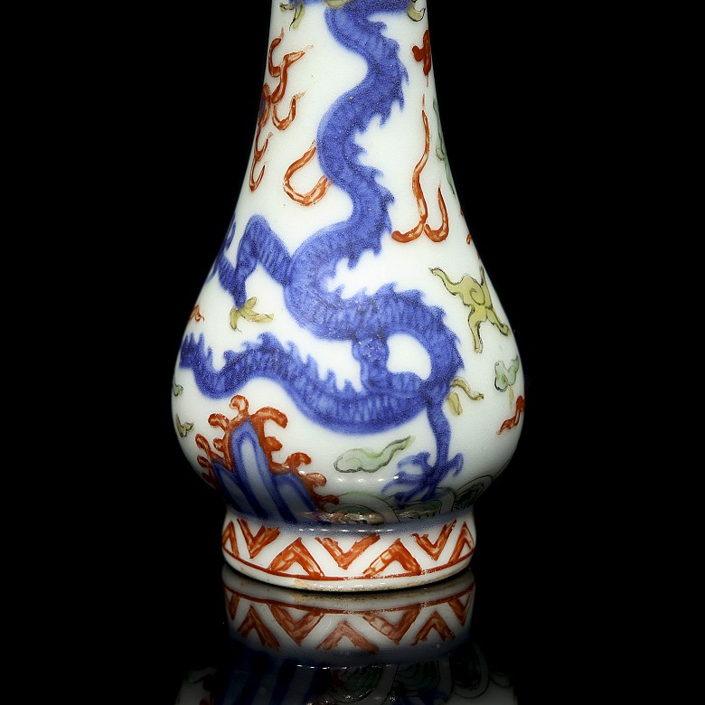 Porcelain Doucai paintbrus handle 