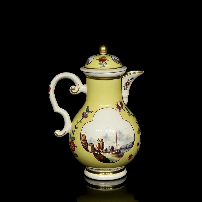 Tetera de porcelana amarilla estilo Meissen, s. XX