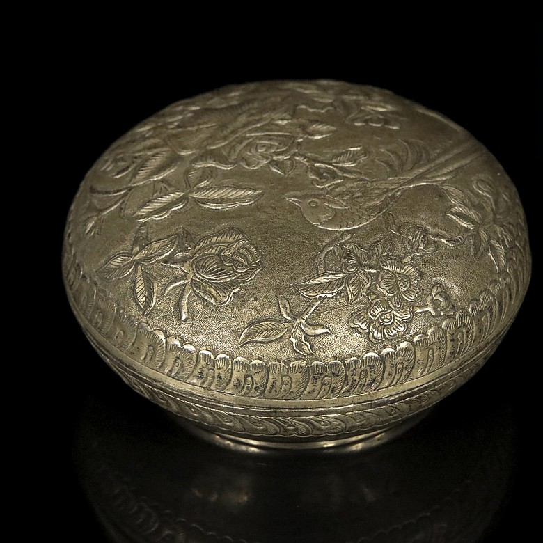 Embossed metal box, Ming dynasty