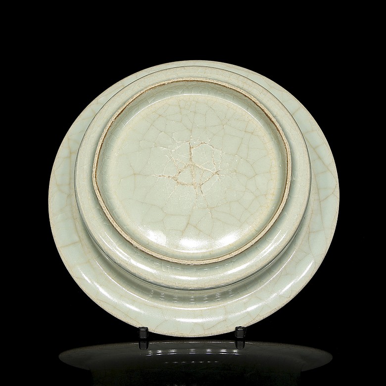 Celadon-glazed pottery vessel, Qing dynasty