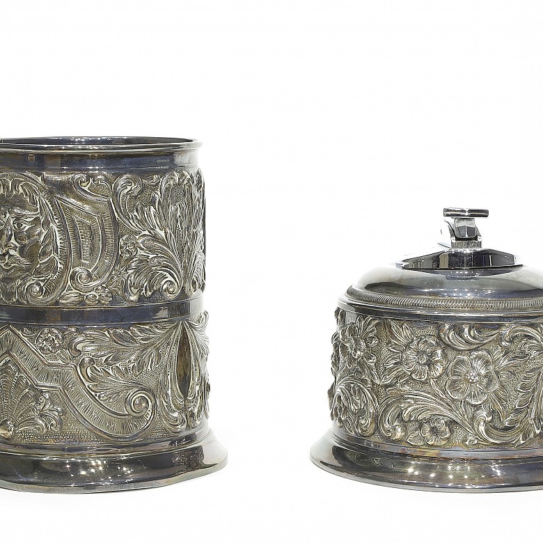 Cigar container and table lighter in Spanish silver, 20th century