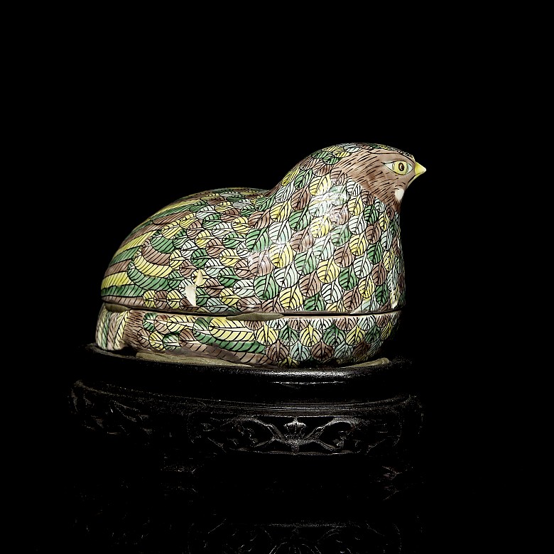 Porcelain enameled ‘Quail’ box, Chinese Republic