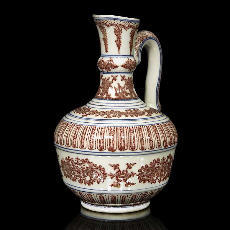 Chinese enameled porcelain pitcher, 20th century